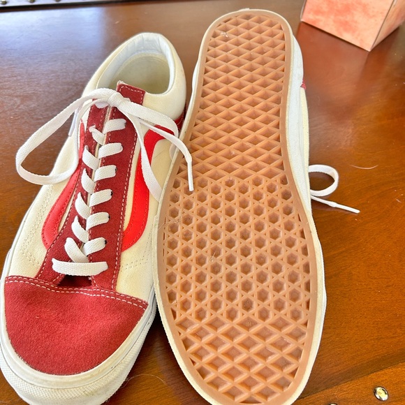 VAN’S SNEAKERS EUC - Picture 4 of 4